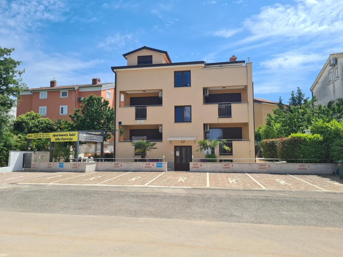 פורץ Apartments Jukic מראה חיצוני תמונה
