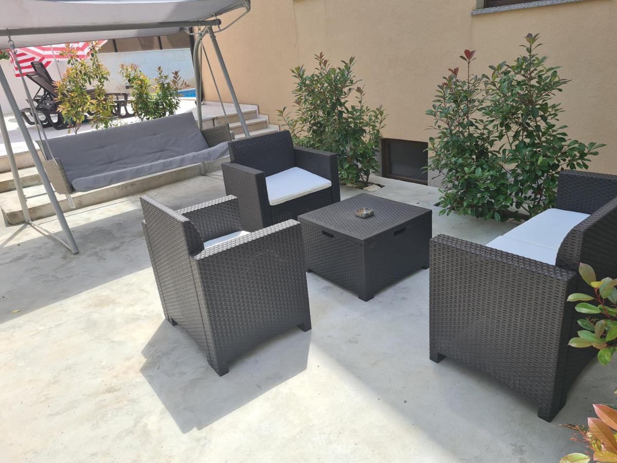 פורץ Apartments Jukic מראה חיצוני תמונה