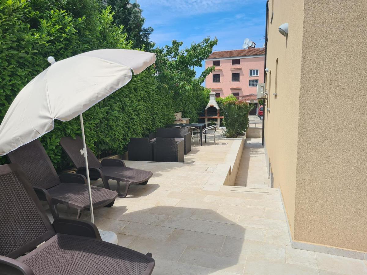 פורץ Apartments Jukic מראה חיצוני תמונה