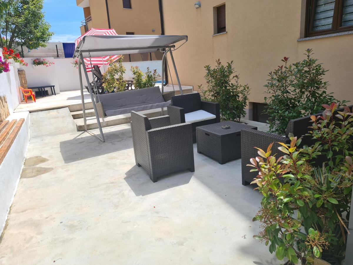 פורץ Apartments Jukic מראה חיצוני תמונה