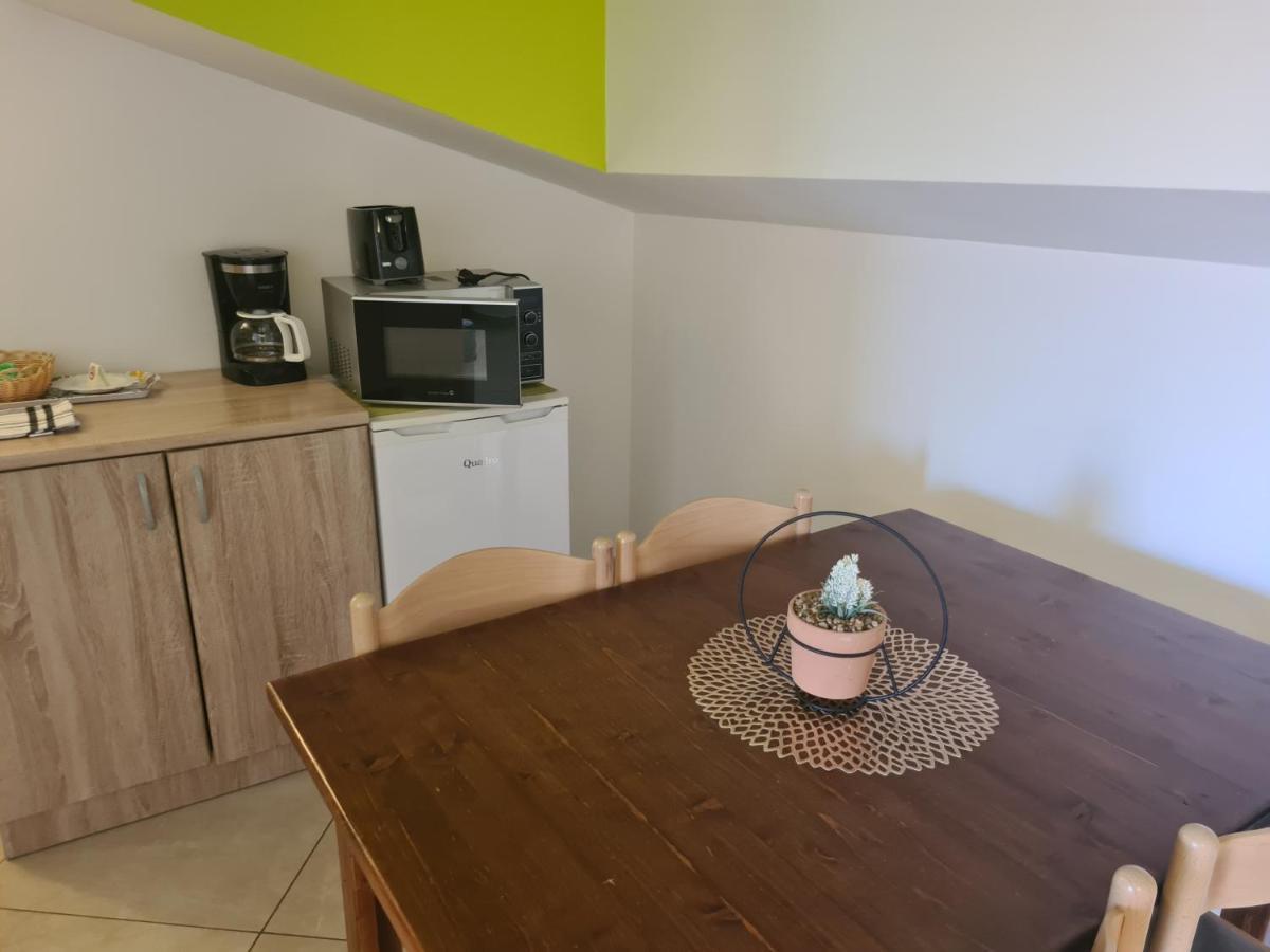 פורץ Apartments Jukic מראה חיצוני תמונה