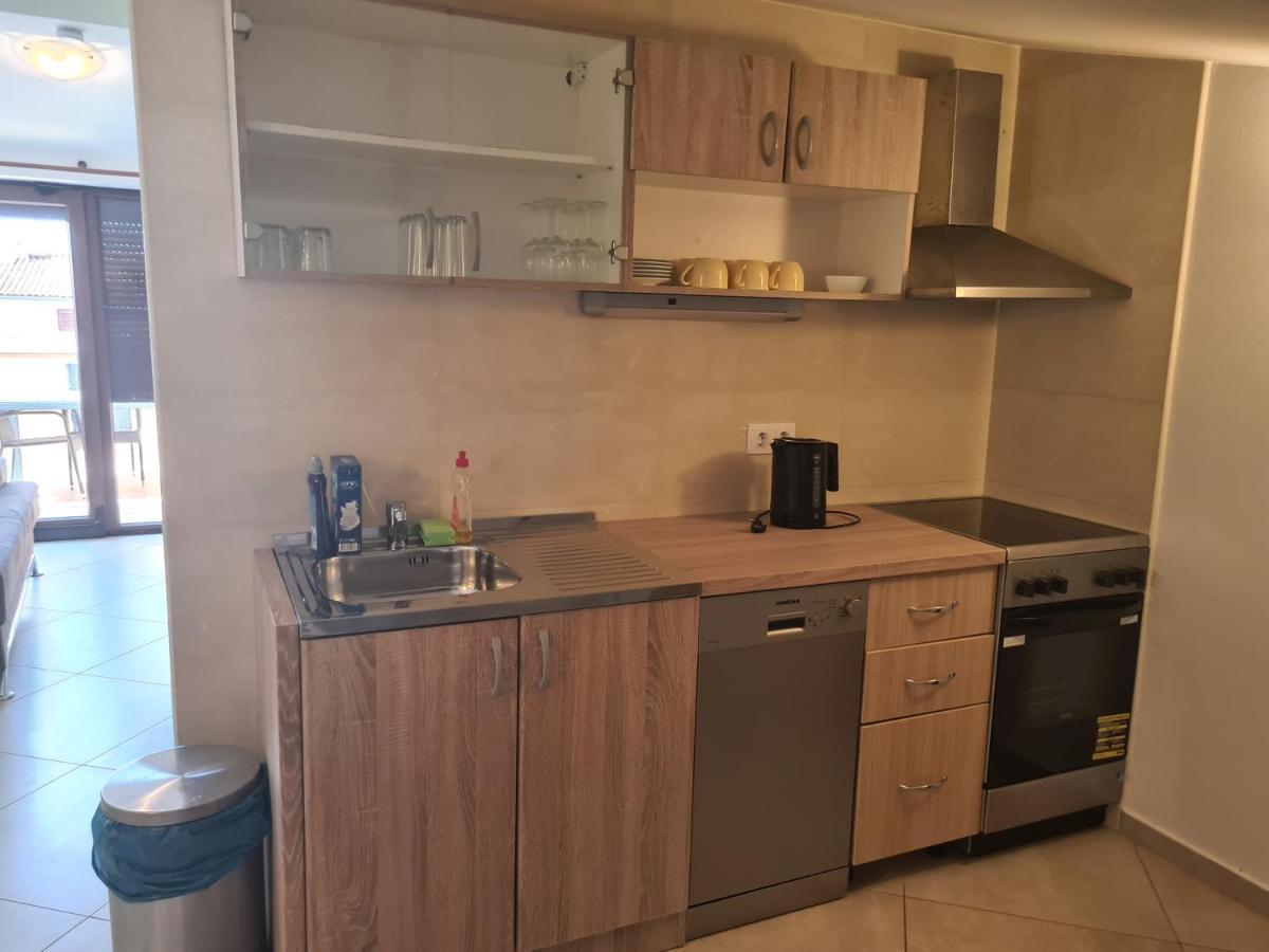 פורץ Apartments Jukic מראה חיצוני תמונה