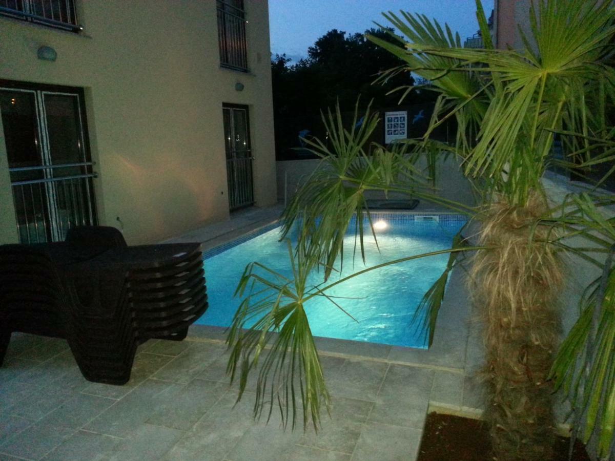 פורץ Apartments Jukic מראה חיצוני תמונה