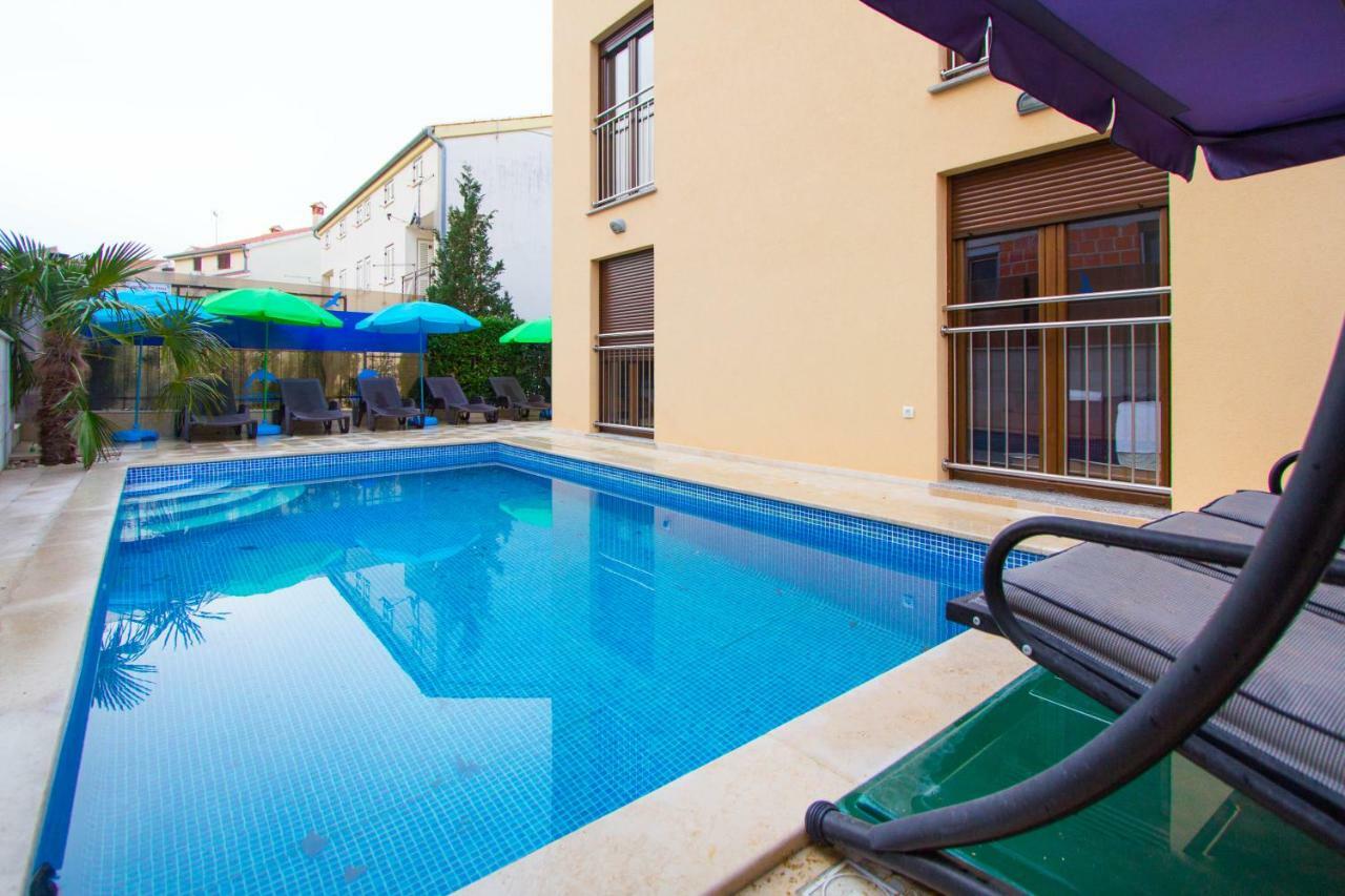 פורץ Apartments Jukic מראה חיצוני תמונה