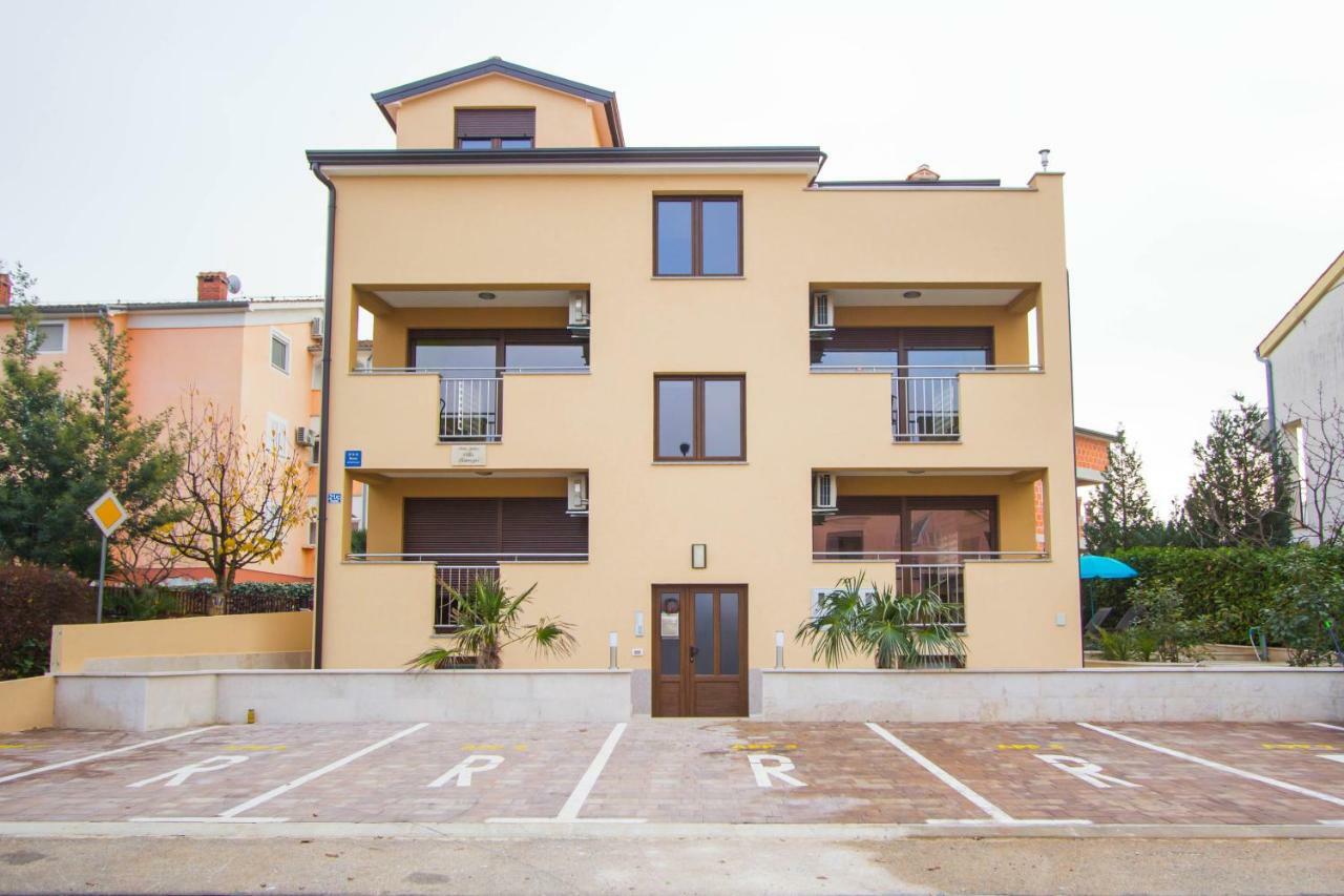 פורץ Apartments Jukic מראה חיצוני תמונה