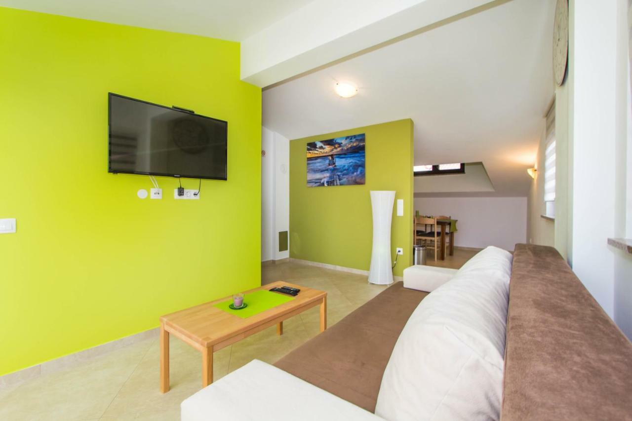 פורץ Apartments Jukic מראה חיצוני תמונה
