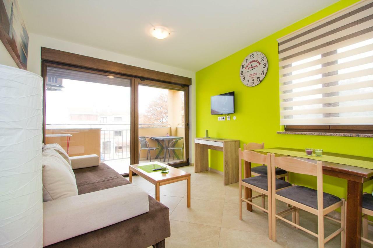 פורץ Apartments Jukic מראה חיצוני תמונה