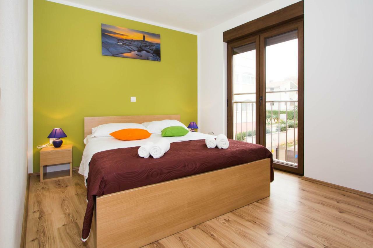 פורץ Apartments Jukic מראה חיצוני תמונה