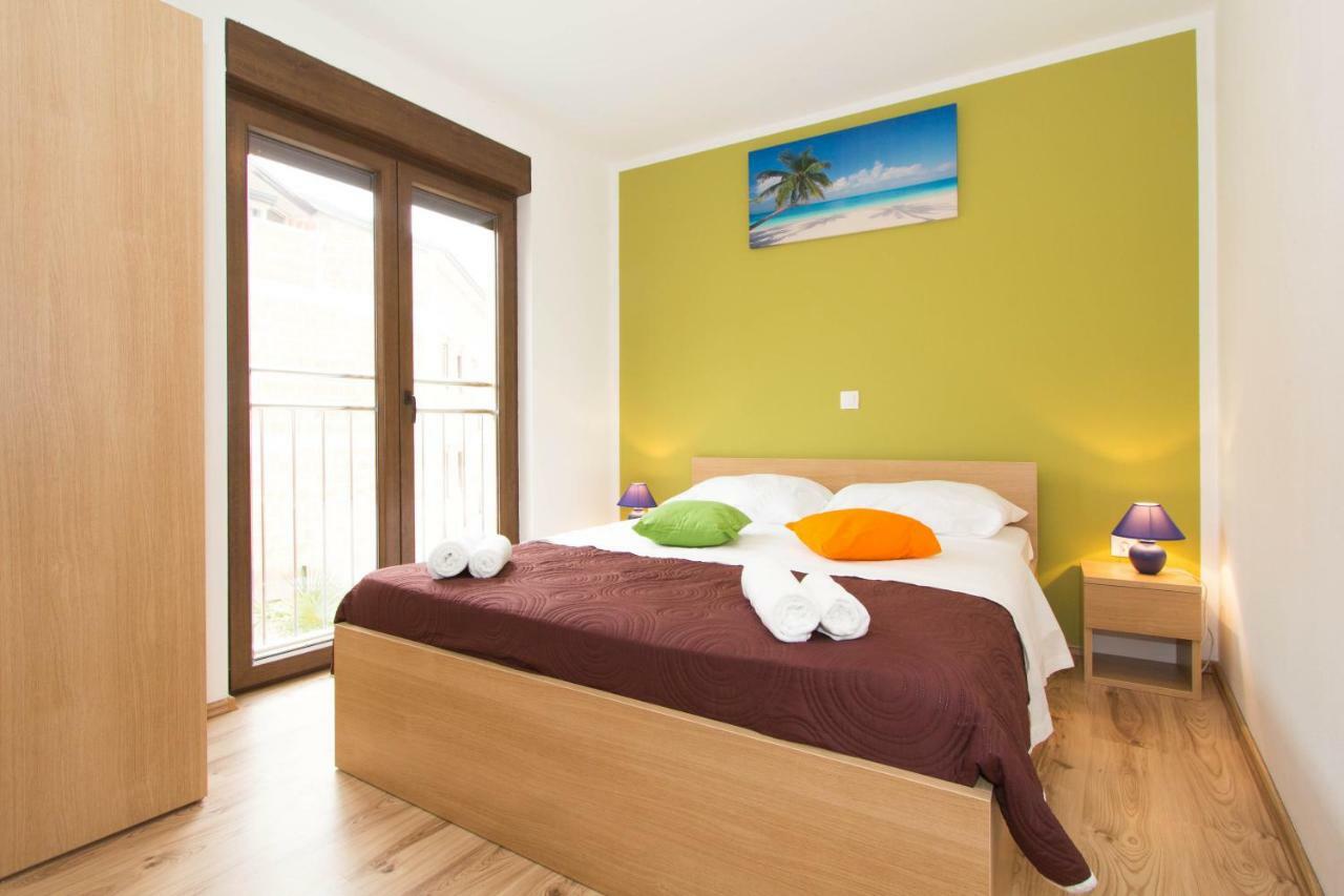 פורץ Apartments Jukic מראה חיצוני תמונה