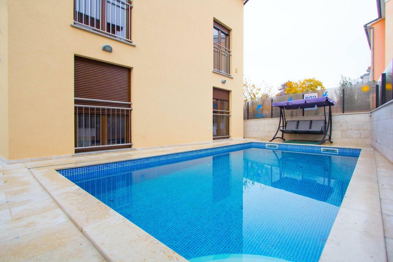 פורץ Apartments Jukic מראה חיצוני תמונה